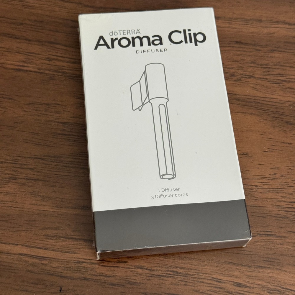 doTERRA Aroma Clip Diffuser Portable Essential Oil Car Vent Clip with 3 Cores